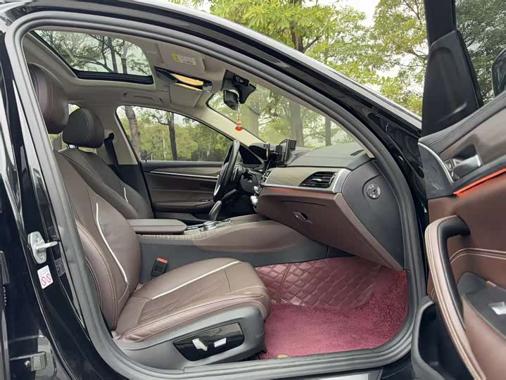 Фото 7 - BMW 5 Series