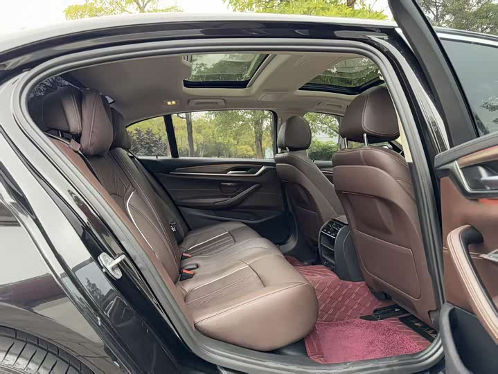 Фото 8 - BMW 5 Series