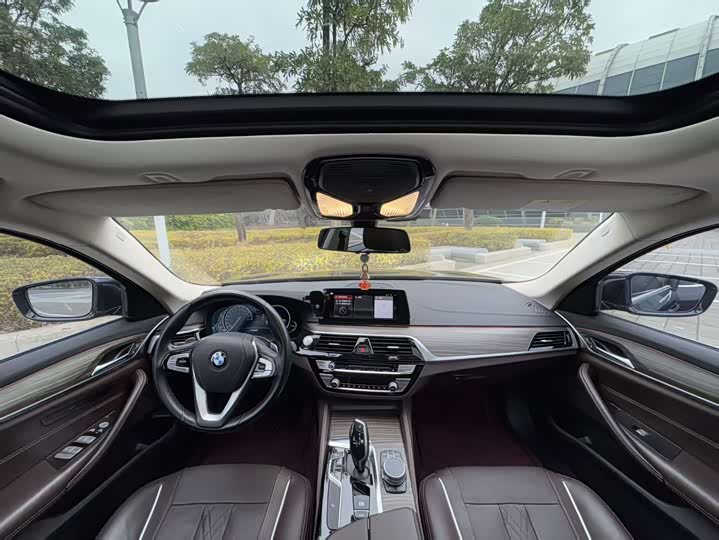 Фото 9 - BMW 5 Series