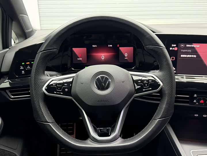 Фото 12 - Volkswagen Golf