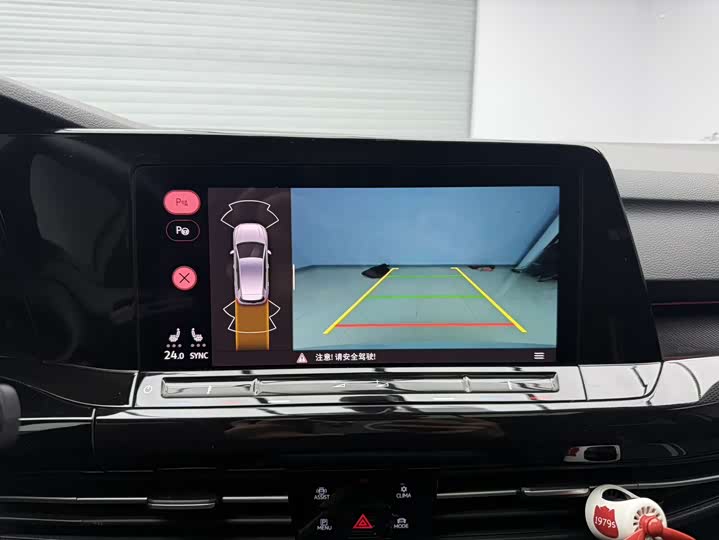 Фото 18 - Volkswagen Golf