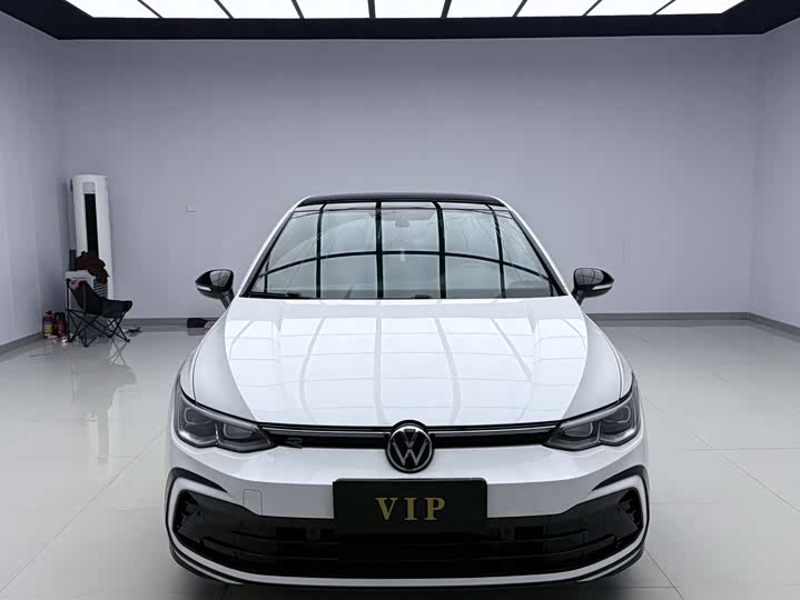 Фото 2 - Volkswagen Golf