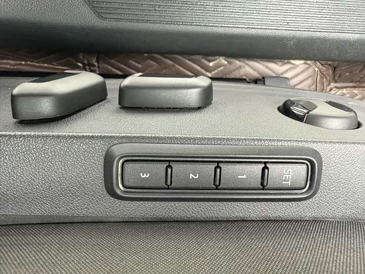 Фото 20 - Volkswagen Golf