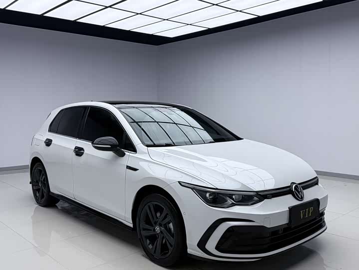 Фото 3 - Volkswagen Golf