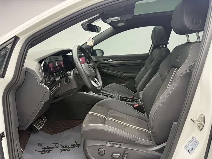 Фото 7 - Volkswagen Golf