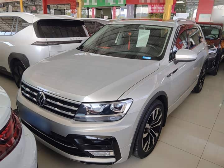 Фото 2 - Volkswagen Tiguan L Pro