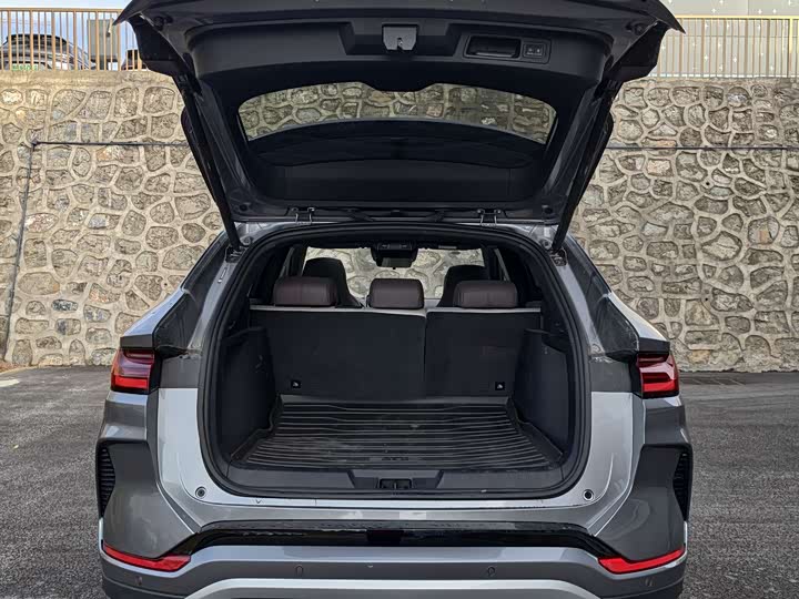 Фото 14 - BYD Song Plus Hybrid/EV