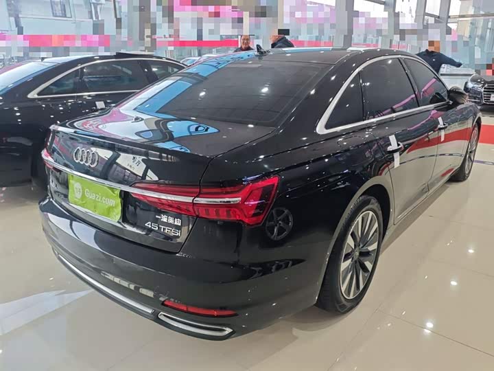 Фото 7 - Audi A6L