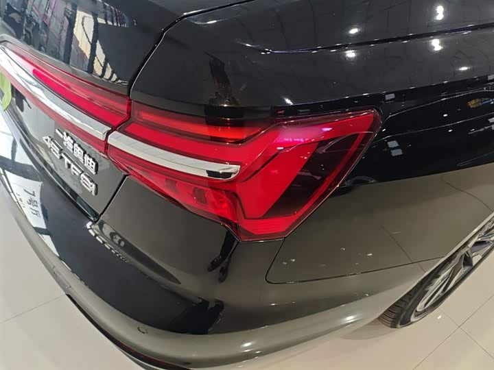 Фото 8 - Audi A6L