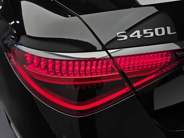 Фото 15 - Mercedes-Benz S-Class