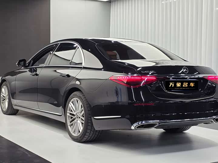 Фото 18 - Mercedes-Benz S-Class