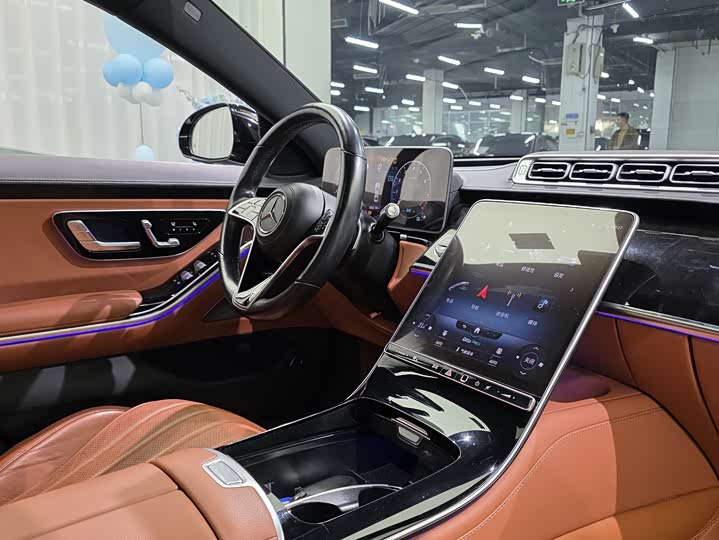 Фото 9 - Mercedes-Benz S-Class