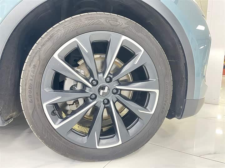 Фото 13 - Nio Onvo L60