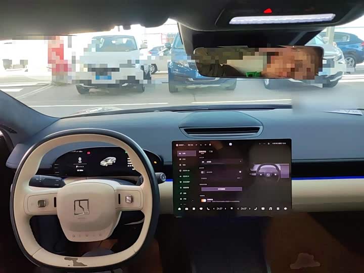 Фото 10 - Zeekr 007