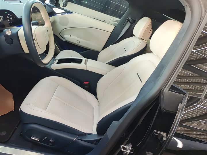 Фото 15 - Zeekr 007