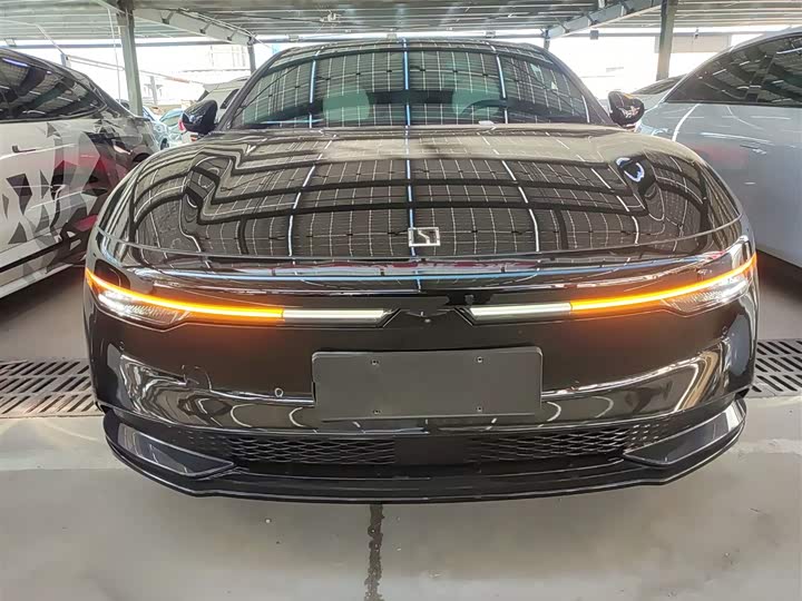 Фото 3 - Zeekr 007