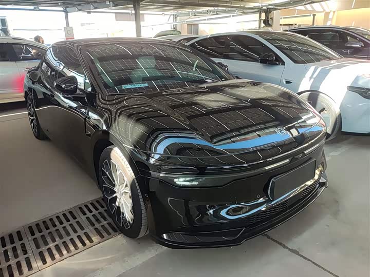 Фото 4 - Zeekr 007