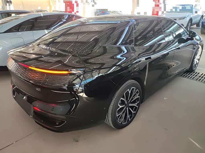 Фото 7 - Zeekr 007