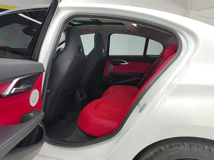 Фото 11 - BMW 1 Series