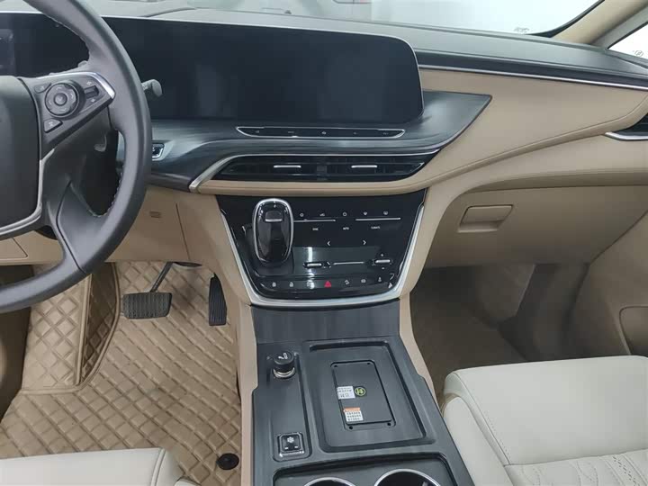 Фото 13 - Buick GL8 ES