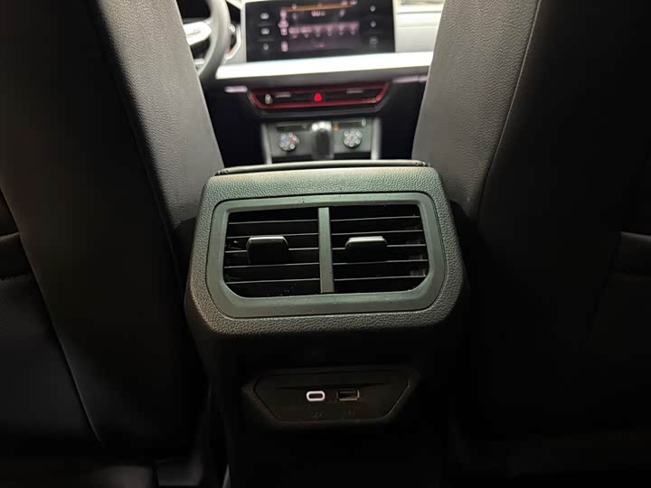 Фото 19 - Volkswagen Lavida