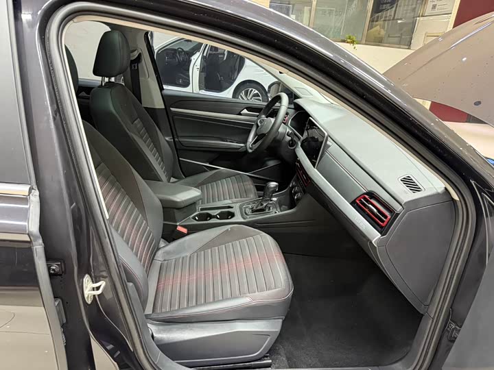 Фото 21 - Volkswagen Lavida