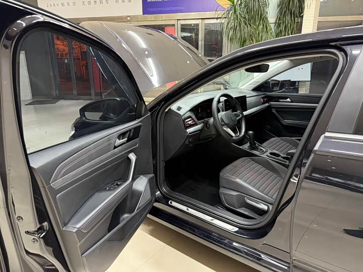 Фото 8 - Volkswagen Lavida