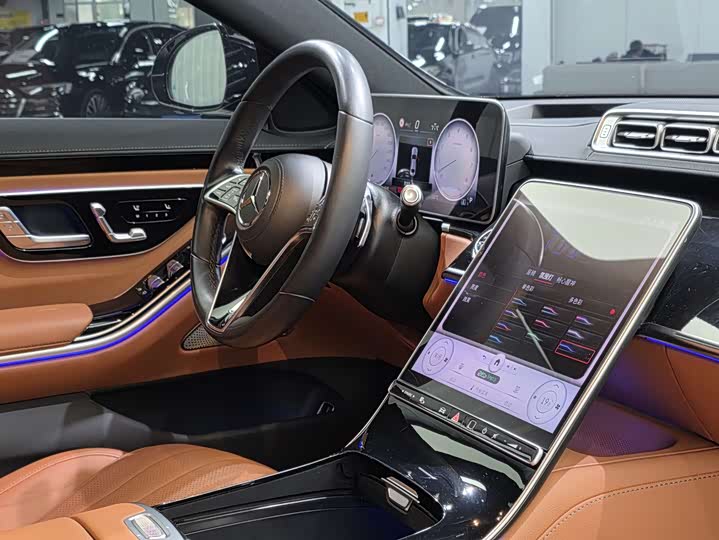 Фото 10 - Mercedes-Benz S-Class