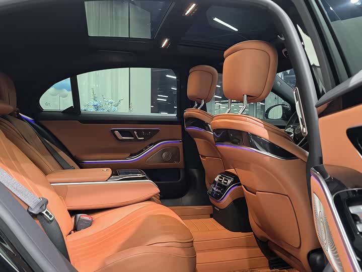 Фото 12 - Mercedes-Benz S-Class