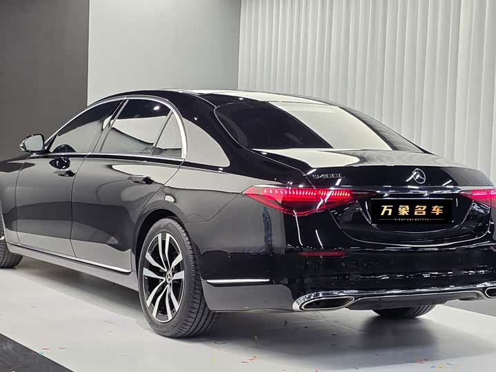 Фото 18 - Mercedes-Benz S-Class