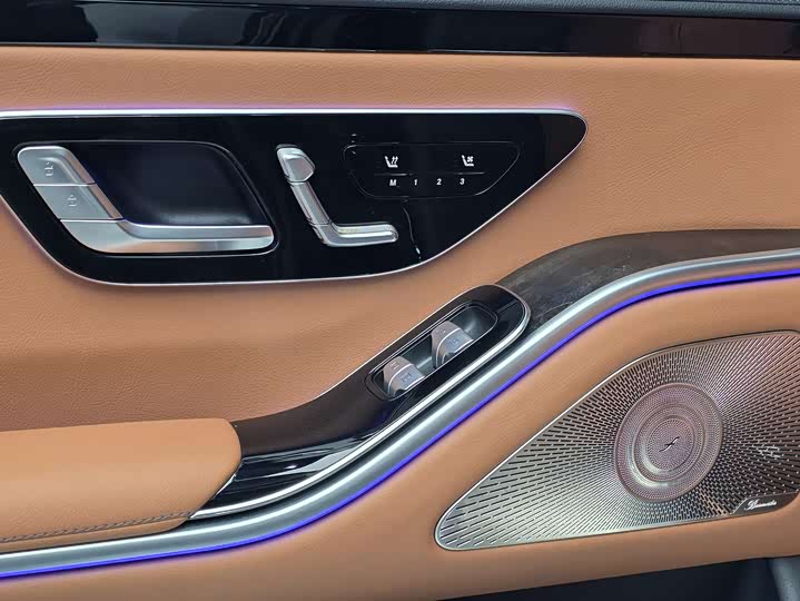 Фото 4 - Mercedes-Benz S-Class