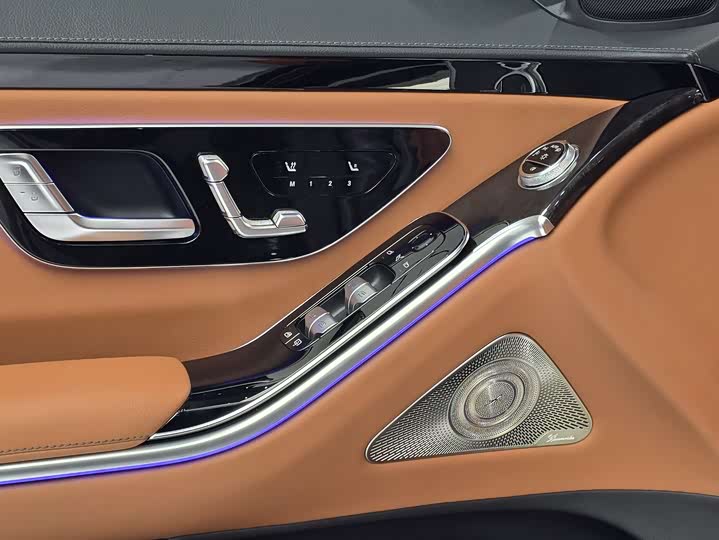 Фото 9 - Mercedes-Benz S-Class