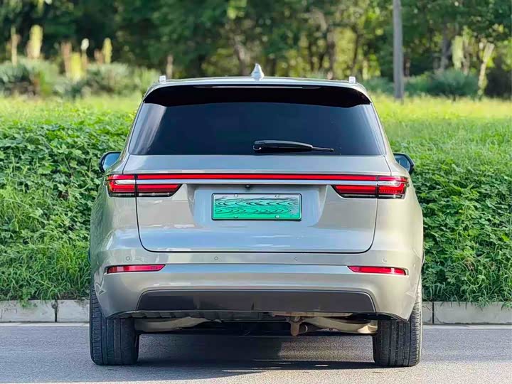 Фото 8 - LiXiang One