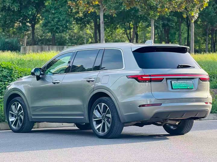 Фото 9 - LiXiang One