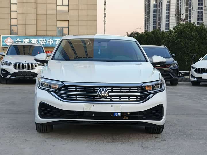 Фото 2 - Volkswagen Sagitar L