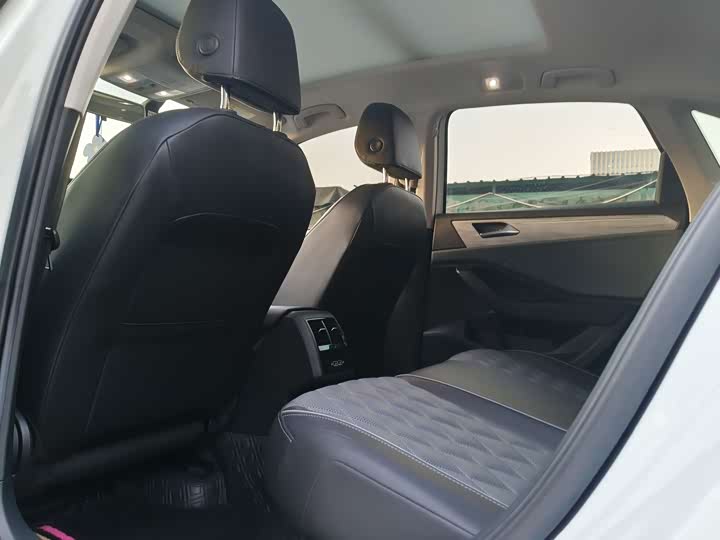 Фото 5 - Volkswagen Sagitar L