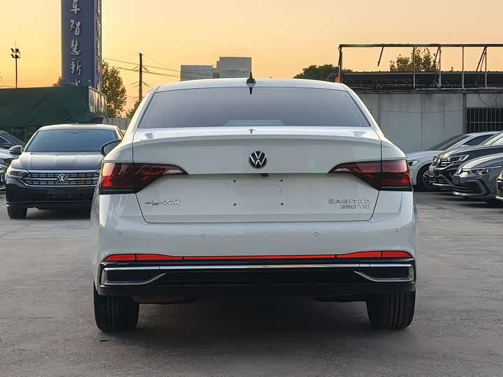 Фото 8 - Volkswagen Sagitar L