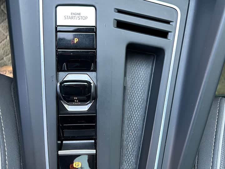 Фото 12 - Volkswagen Golf