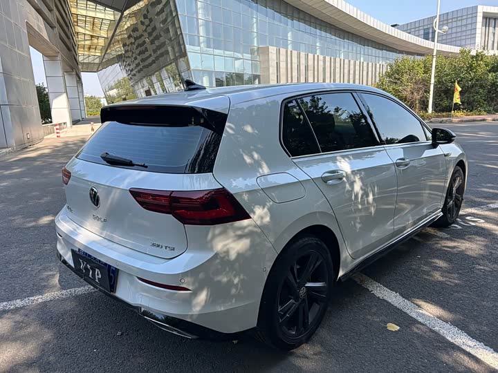 Фото 18 - Volkswagen Golf