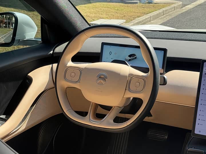 Фото 12 - Nio ET5T