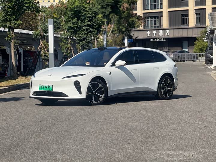 Фото 2 - Nio ET5T