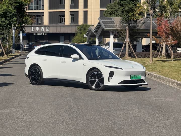 Фото 3 - Nio ET5T