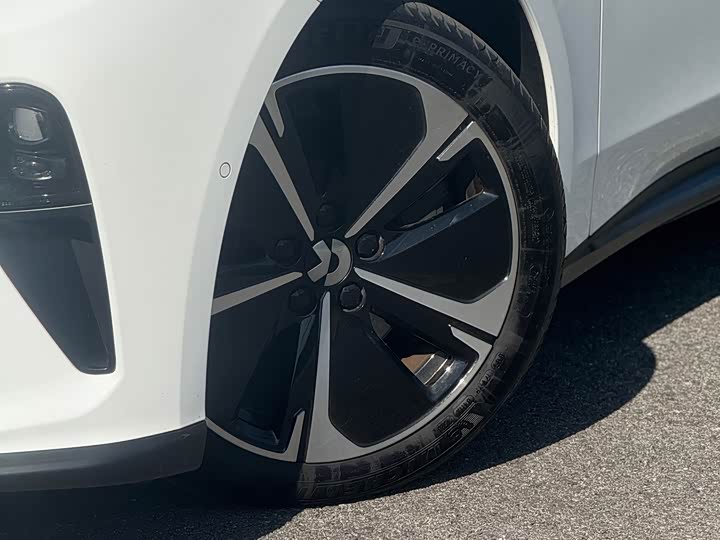 Фото 7 - Nio ET5T