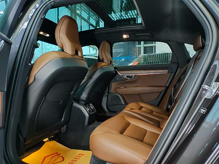 Фото 18 - Volvo S90