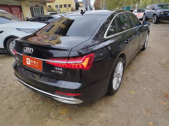 Фото 4 - Audi A6L