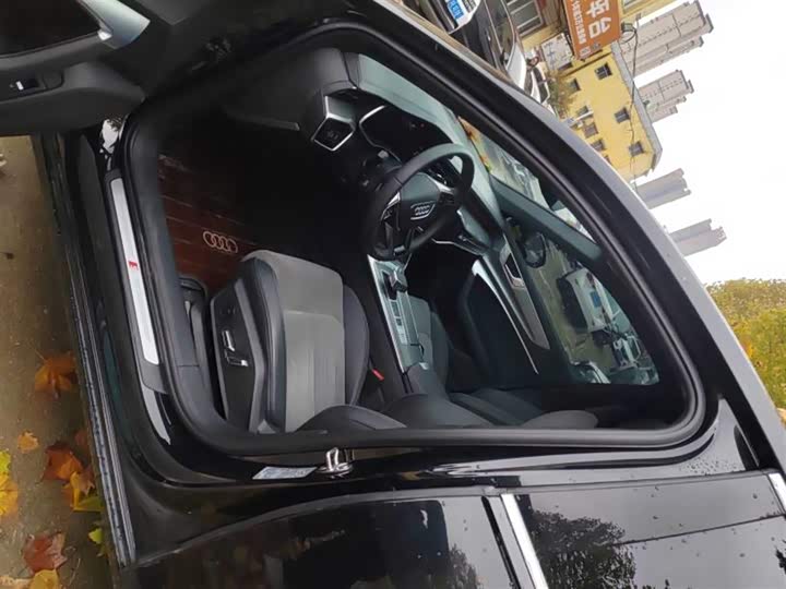 Фото 5 - Audi A6L