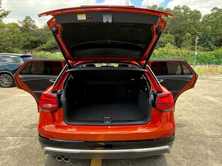 Фото 13 - Audi Q2L