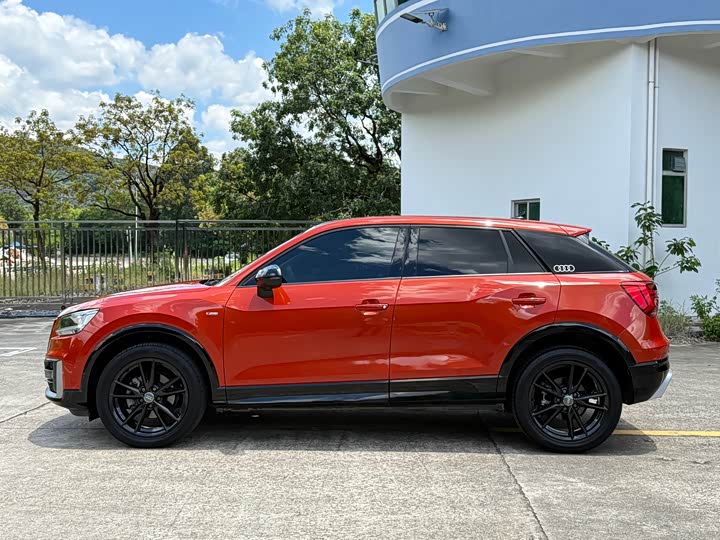 Фото 19 - Audi Q2L