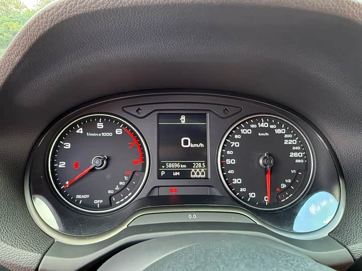 Фото 7 - Audi Q2L