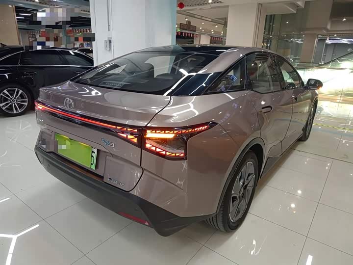 Фото 7 - Toyota bZ3